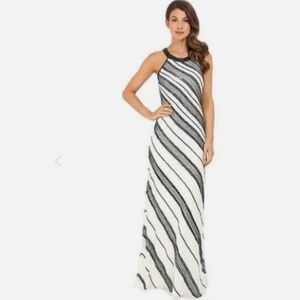 Adrianna Papell White Black Diagonal Beaded Sequin Prom Formal Gown Dress
